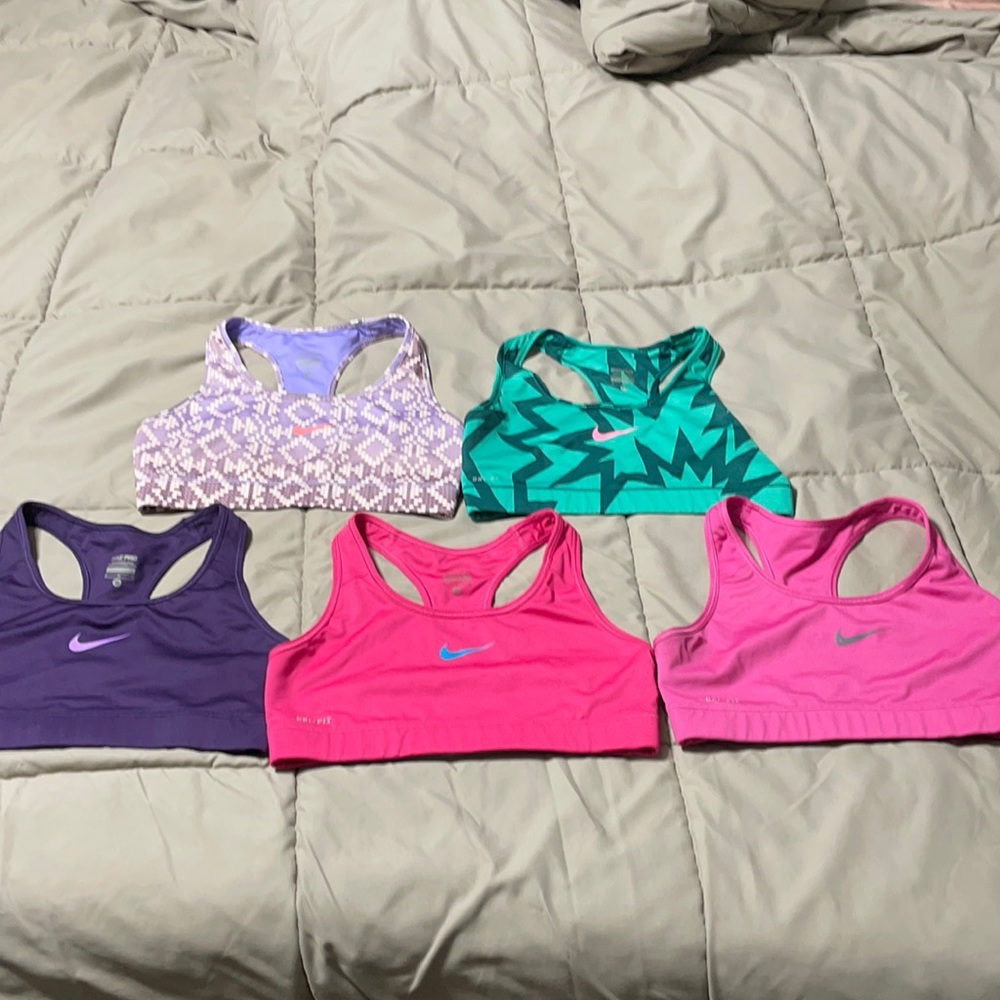 5 Nike Pro Sports Bras